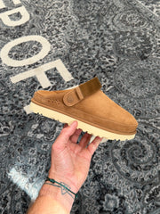 UGG Goldenstar Clog Chestnut Women's